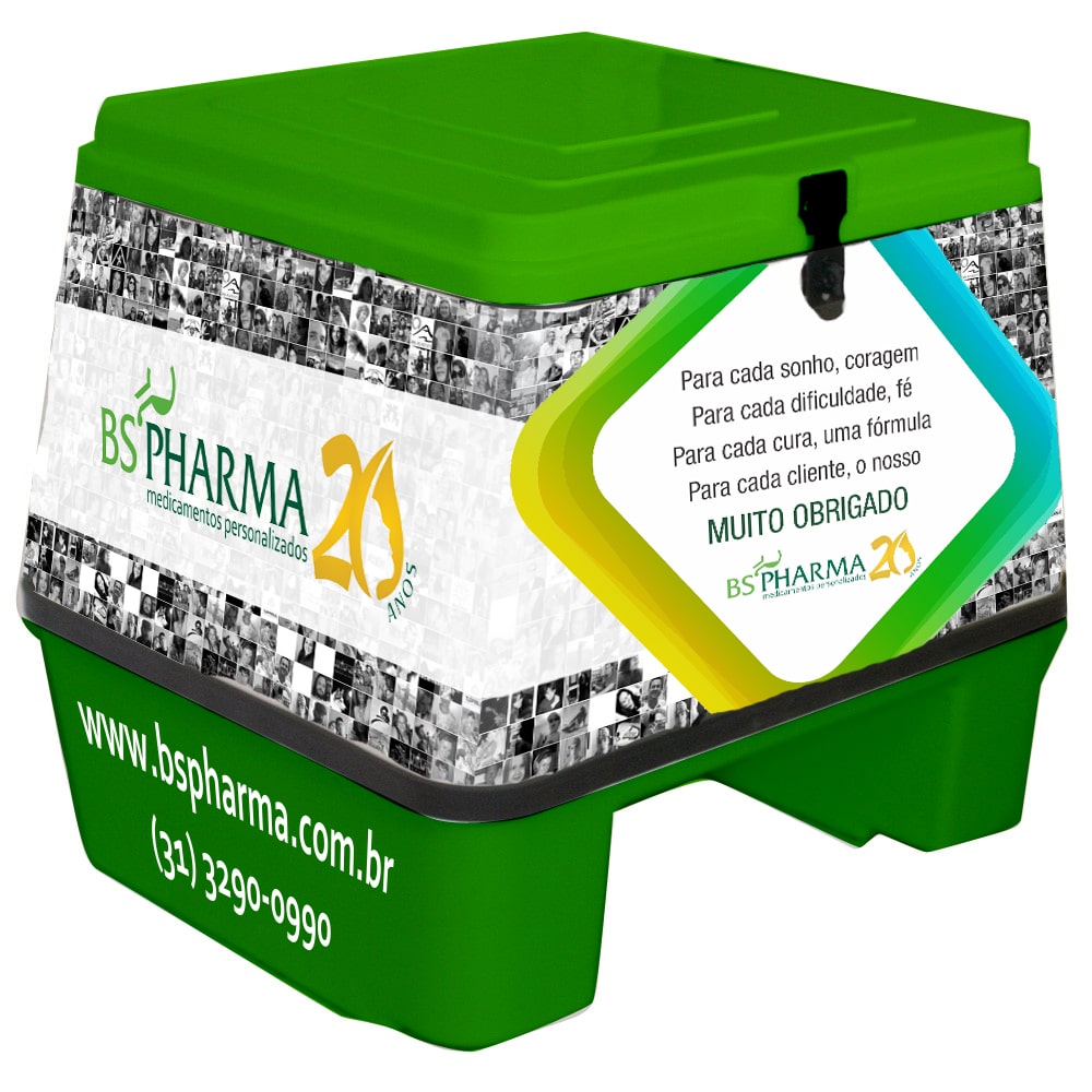 Plotagem de Baú de Moto de entregas com personalização da Campanha 20 Anos BS Pharma